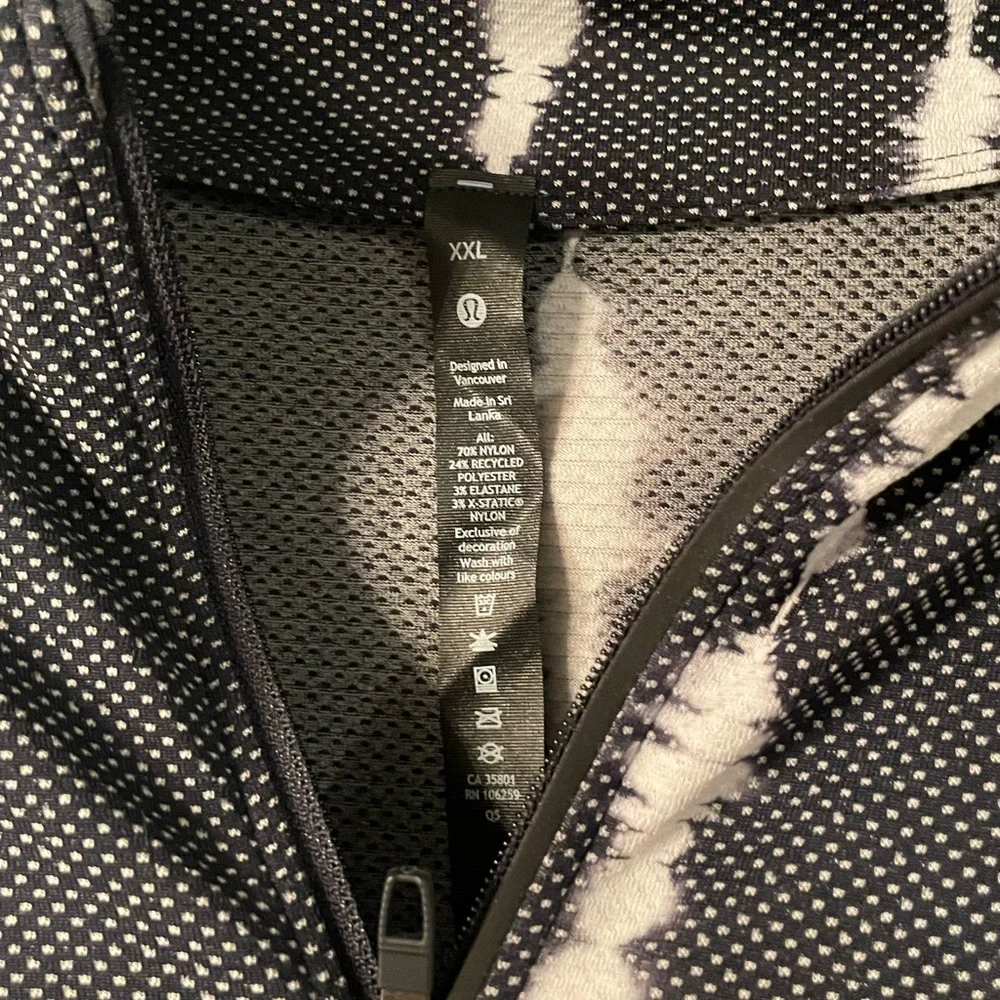 lululemon athletica Black and White Men's Hoodie - Picture 2 of 5